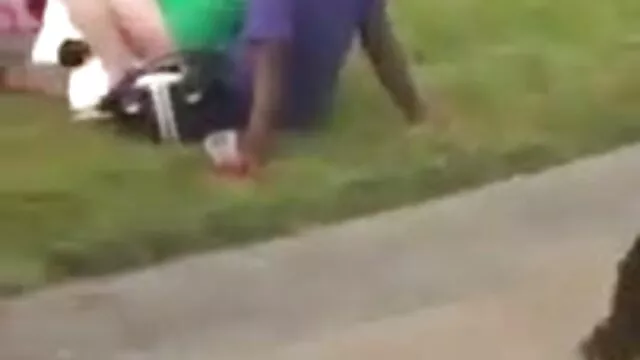 Un médecin x dorcel a une infirmière dure dans un bureau vide