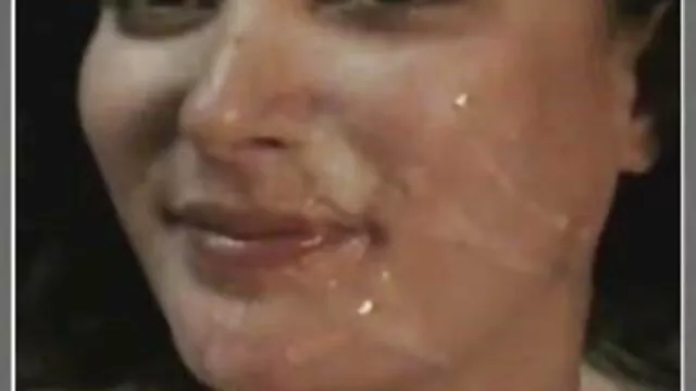 Monte un énorme gode pendant que personne n'est à la maison films pornographiques brésilien