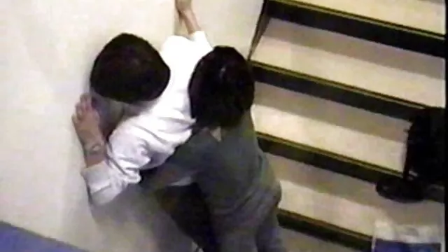 Le jeune homme frappe un magnifique film x katsumi tricheur