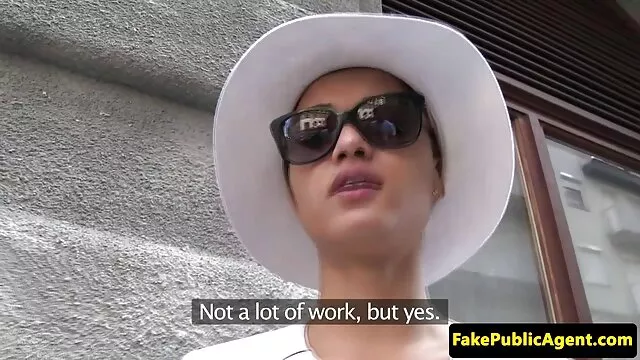 Sexe au garage et éjaculation film x amateur streaming violente d'un jeune couple excité