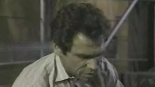 Énorme gode porno gratuit complet noir dans le trou de la salope