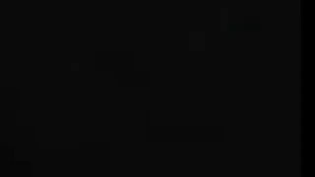 Des salopes en uniforme font plaisir à leur film porno guine client