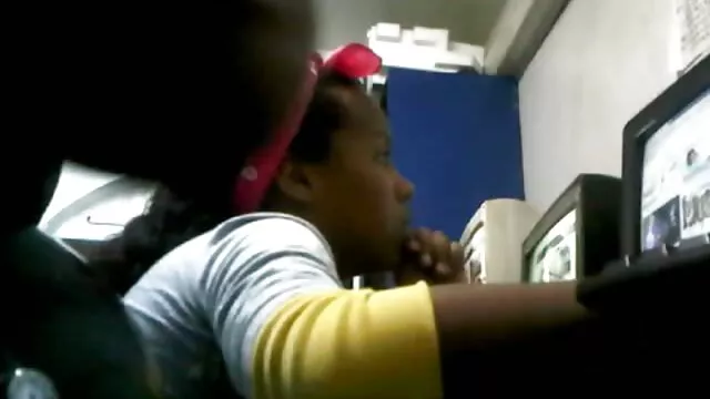 Véritable branlette privée chatte film porno femme mariée humide sur cam