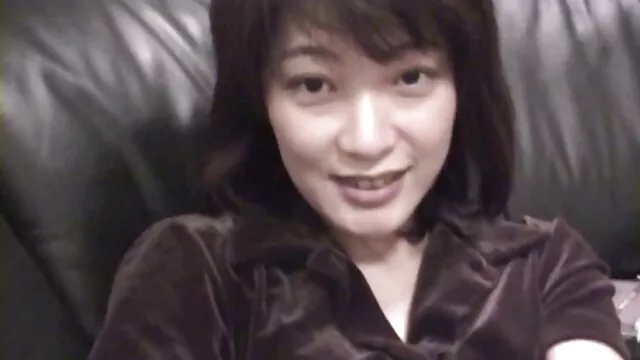 Une foule de filles masquées se relaient avec strapon le mec dans film x avec catherine ringer le cul