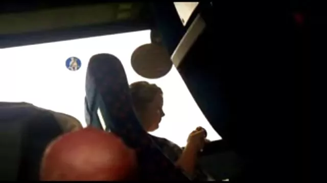 L'ami du père a donné une leçon de sexe à une jeune film pornographique en streaming gratuit fille