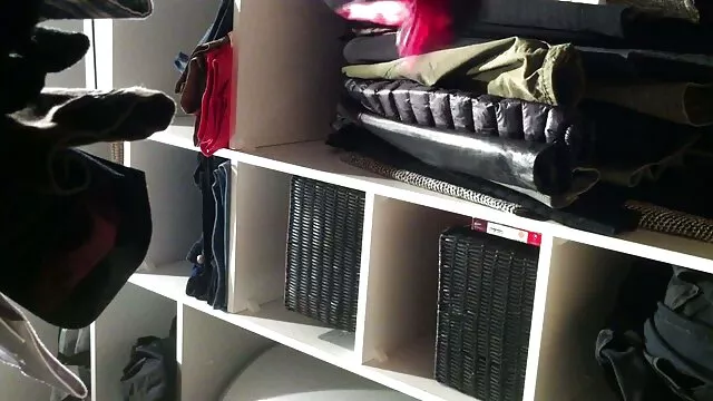 Un vieil homme a traîné de jeunes putes dans son lit et les a baisées films pornos complets