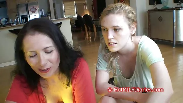 Une maman adulte a mis sa fille en transe et film porno des filles a fait branler son père