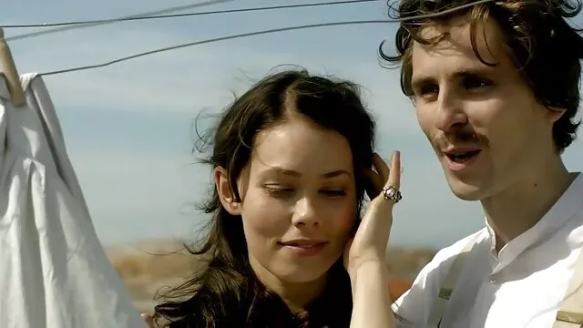 Un touriste jouit dans la chatte humide d'une belle femme thaïlandaise porno gratuit fr