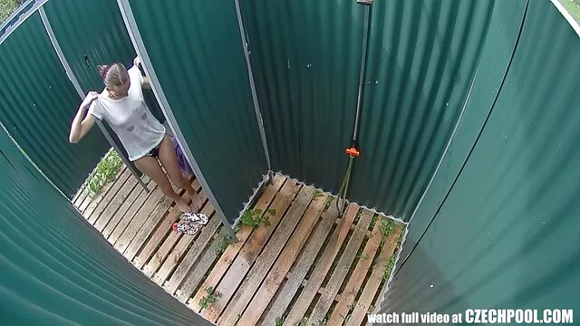 Justice League Flash tire sur une fille aux gros film x complet en francais seins