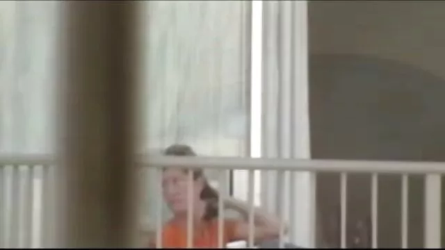 Flirty suce la bite de partouze film x son pote devant son petit ami jaloux