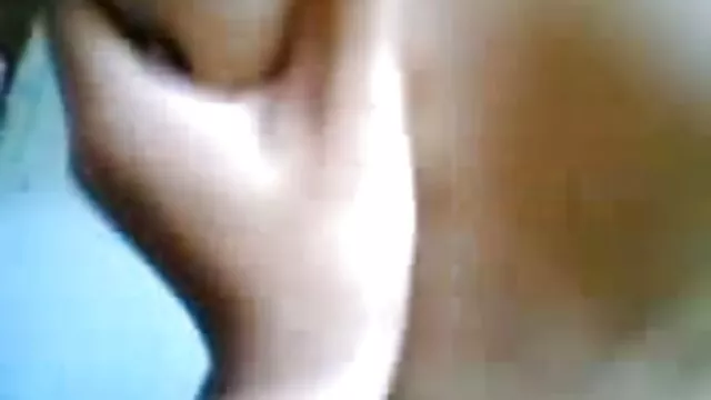 Fille en bas nylon noir se vidéos films x fait frire dans l'anus