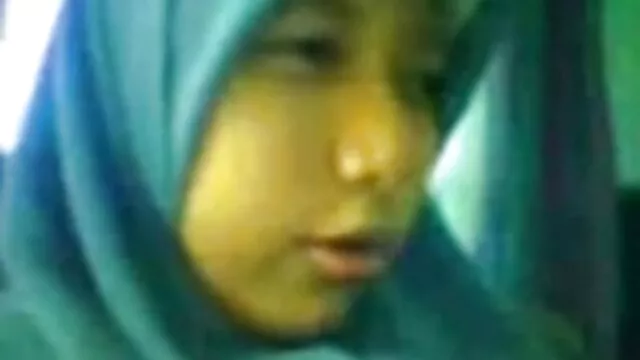 Fille strapon x porno cheval dans l'anus d'un partenaire bisexuel