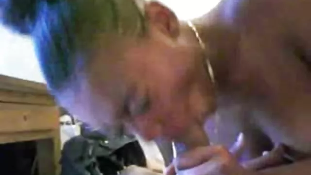 Sexe au lit avec une jeune fille et un mec films films pornographiques