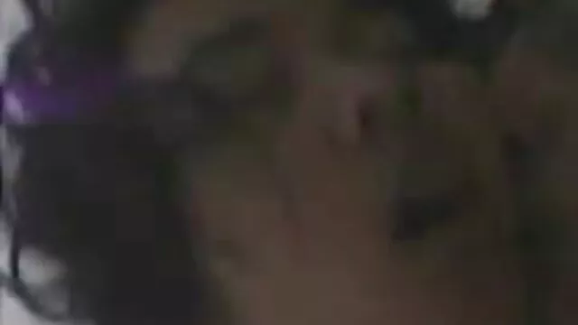 Superbe femme d'affaires en bas rouges a donné dans le film porno black en francais cul